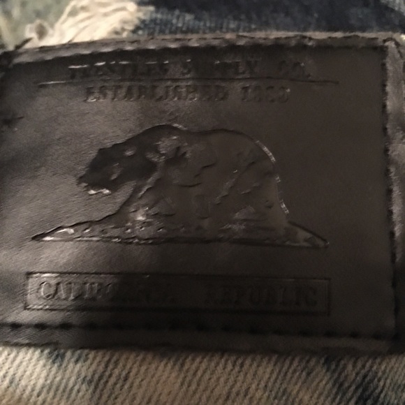 Trestles Supply Co California Republic ripped baggy hip-hop. Distressed. - Picture 6 of 6